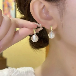 E85 Woman's Earrings /ក្រវិល