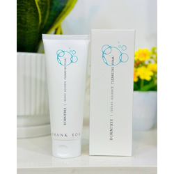 Borntree Berry Essence Cleansing Foam
