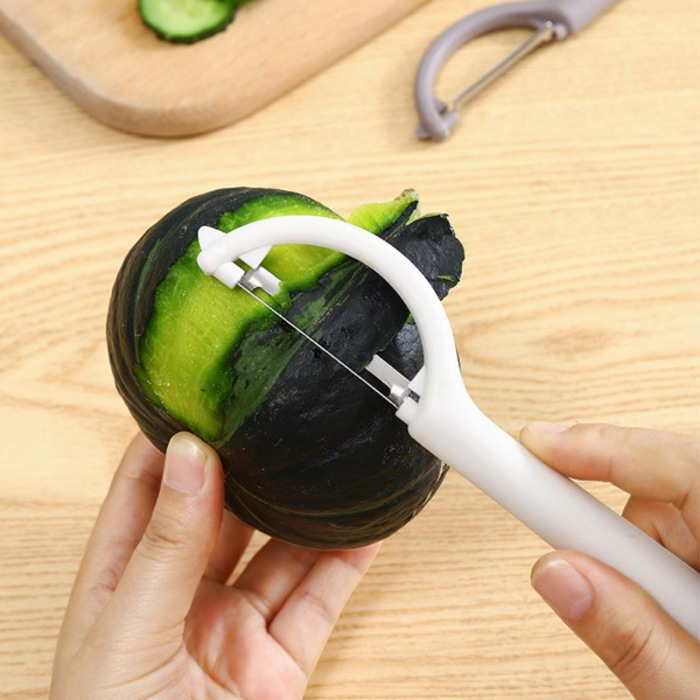 Stainless Steel Peeler - Random Color