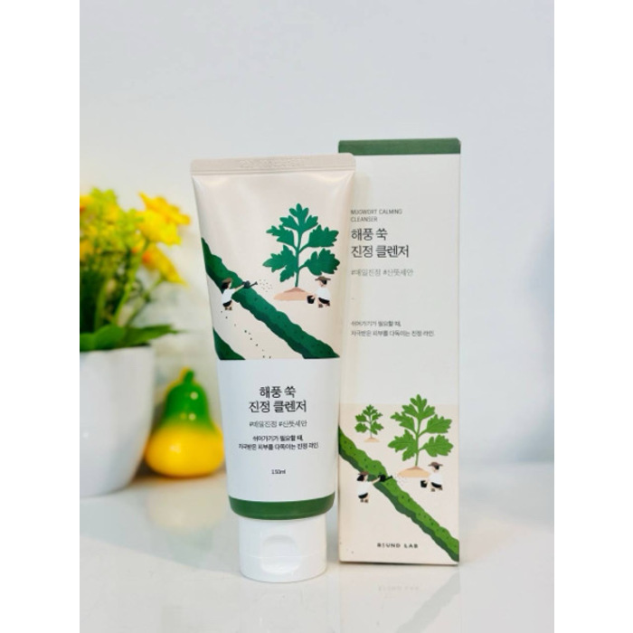 Round Lab Mugwort Calming Cleanser