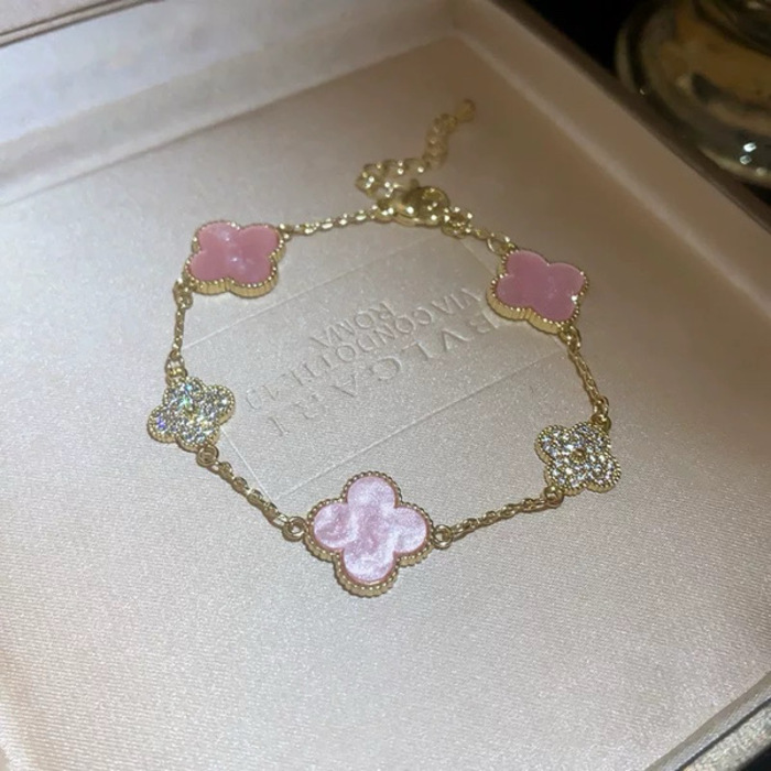 N3 Women's Bracelet / ខ្សែដៃ UP137