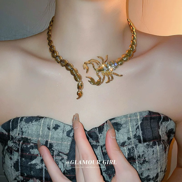 N19 Woman's Fashion Necklace ខ្សែក