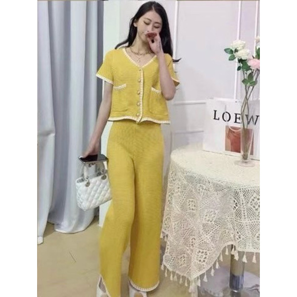  Short Sleeve Suit