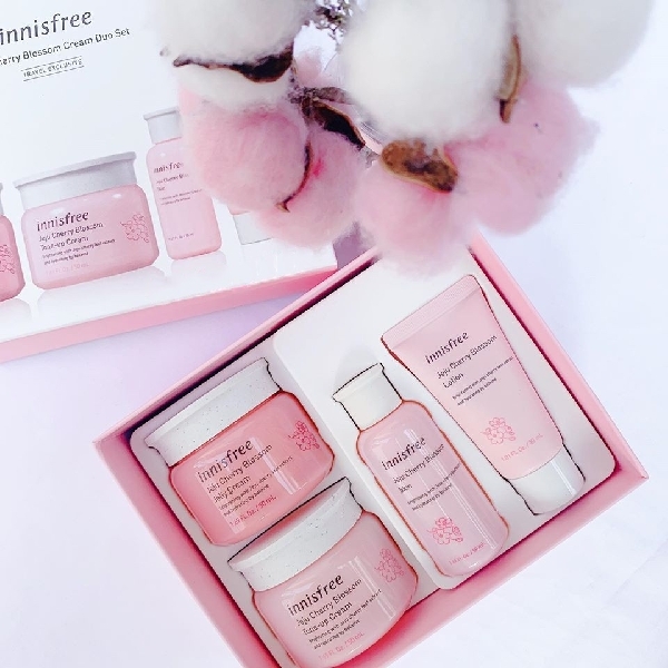 innisfree Jeju Cherry Blossom Line Set