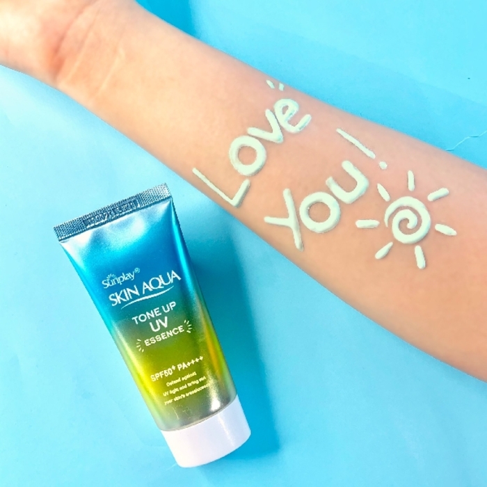 SKIN AQUA Tone Up UV Essence