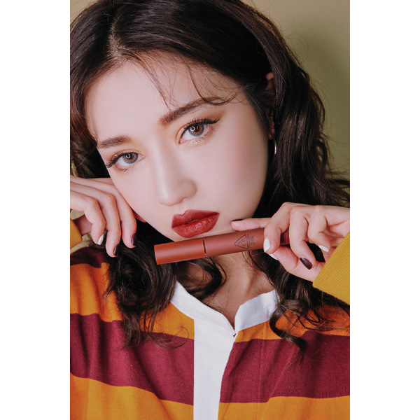 ក្រែមលាបមាត់ 3CE Velvet Lip Tint TAUPE