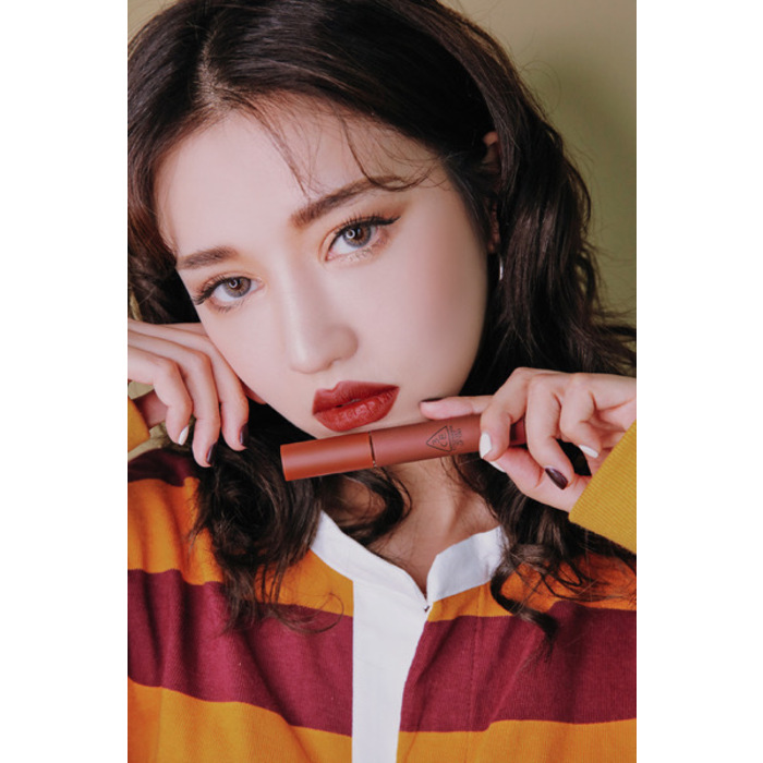 ក្រែមលាបមាត់ 3CE Velvet Lip Tint TAUPE