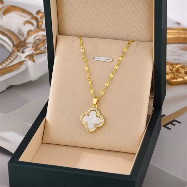 Woman's Fashion Necklace (ខ្សែកនារី)