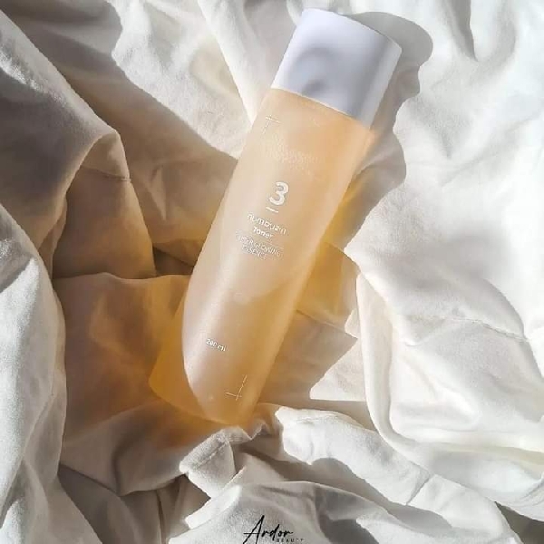numbuz:n 3 Super Glowing Essence Toner 200ml