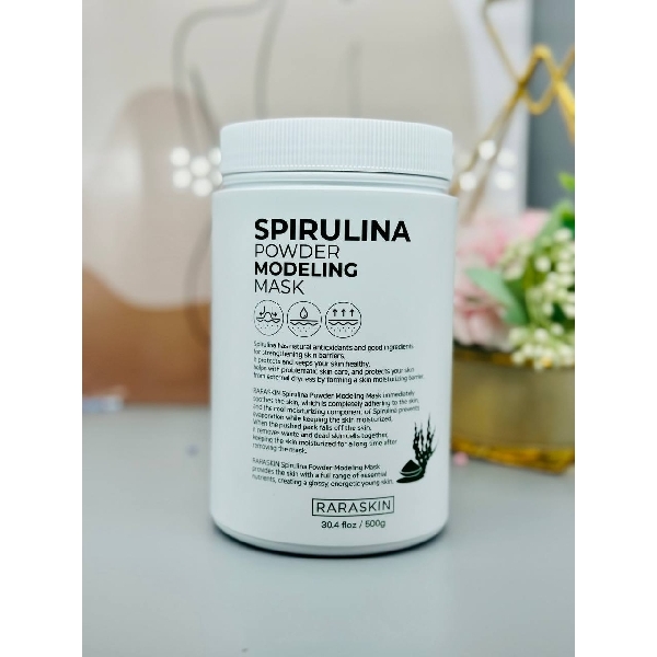 Spirulina Powder Modeling Mask