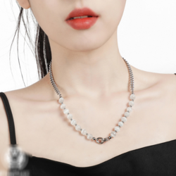 Faux Pearl Decor Necklace