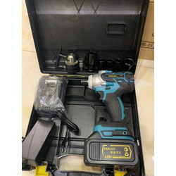 ម៉ូទ័រ​ដោះ​ប៊ូឡុង​ប្រេី​ថ្ម​ ពណ៌ខៀវ