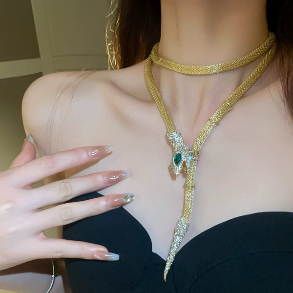 N24 Woman's Fashion Necklace Snack ខ្សែកពស់