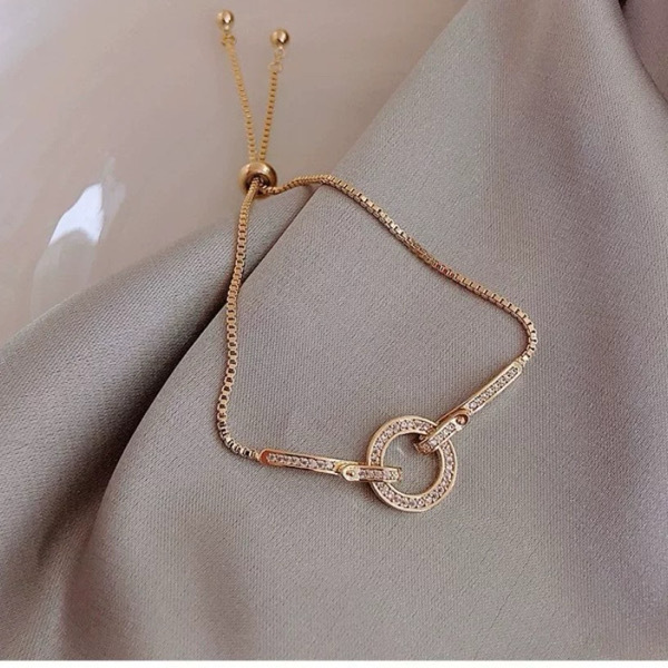 B7 Women's Bracelet ខ្សែដៃ