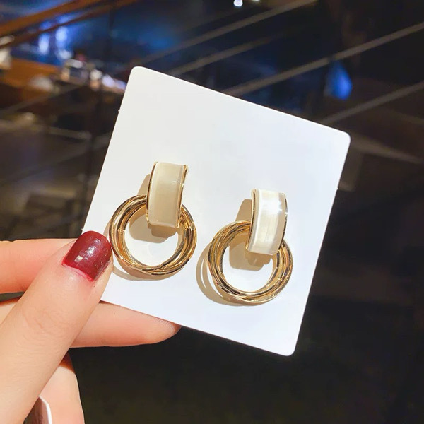 Woman's Fashion Earrings / ក្រវិលនារី 131