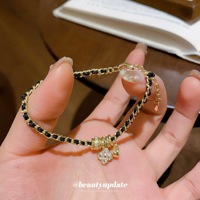 B6 Women's Bracelet ខ្សែដៃ