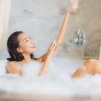 HATOMUGI Vitamin C Derivatives Lemon Extract Moisturizing & Washing Body Soap 800ml