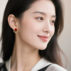 E68 Woman's Earrings /ក្រវិលផ្កាក្រហម