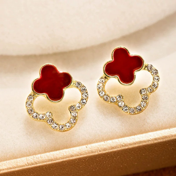 E68 Woman's Earrings /ក្រវិលផ្កាក្រហម