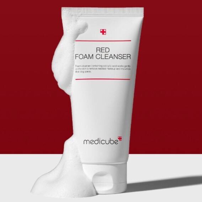 Medicube red foam cleaner 