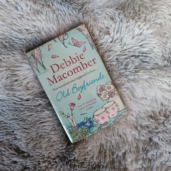 Second Hand Paperback Book - Old Boyfriends by Debbie Macomber