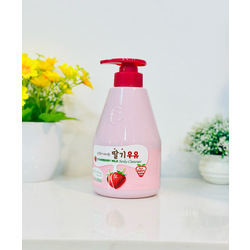 Kwailnara Strawberry Milk Body Cleanser 