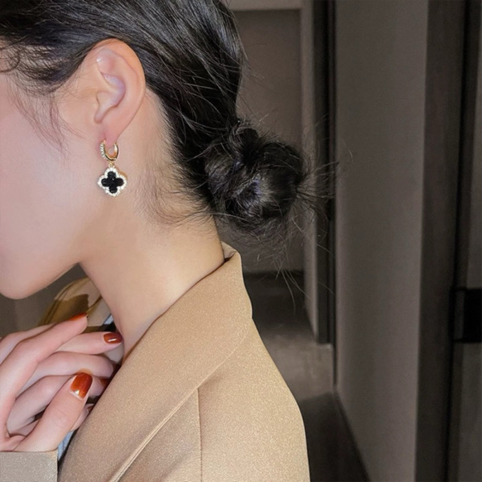 E27 Woman's Earrings /ក្រវិល