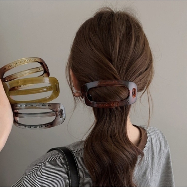 Hair Clip/ដង្គៀបសក់- Brown color