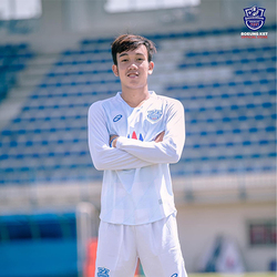 អាវកីឡាបុរស​ ដៃវែង ពណ៌ស