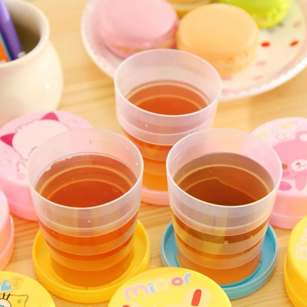 Folding Magic Plastic Water Cup Random