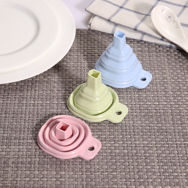 1PC Random Color Silicone Funnel