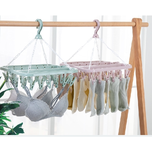 Clothes Hanger 32 Clips