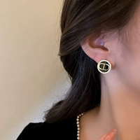 Woman's Fashion Earrings / ក្រវិលនារី