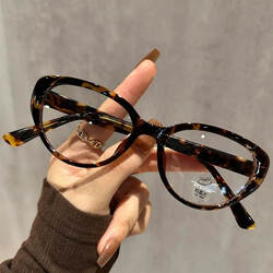 Tortoiseshell-Colored Glasses for Women with Nearsightednes
