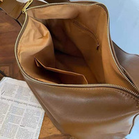 កាបូបស្ពាយចំហៀង