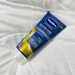 ឡេលាបខ្លួន Vaseline Overnight Radiance Repair