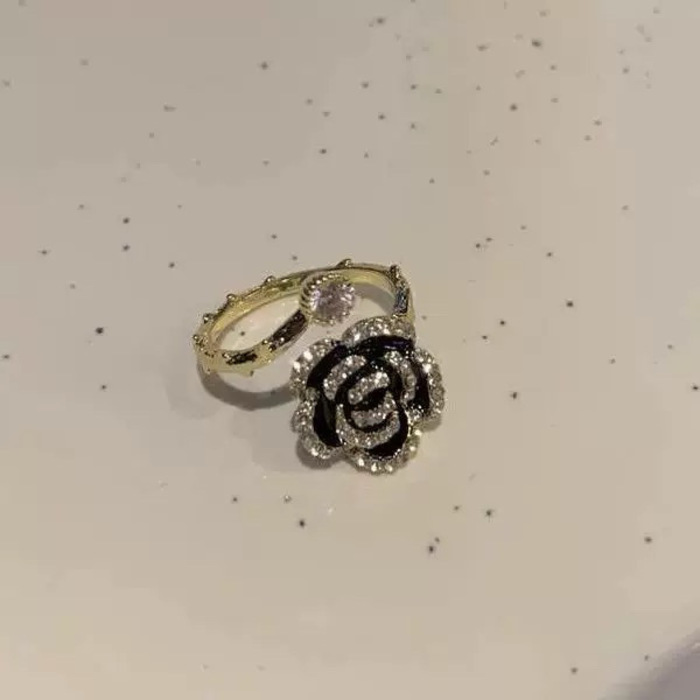 S43 Women's ring ចិញ្ចៀននារីផ្កាខ្មៅ