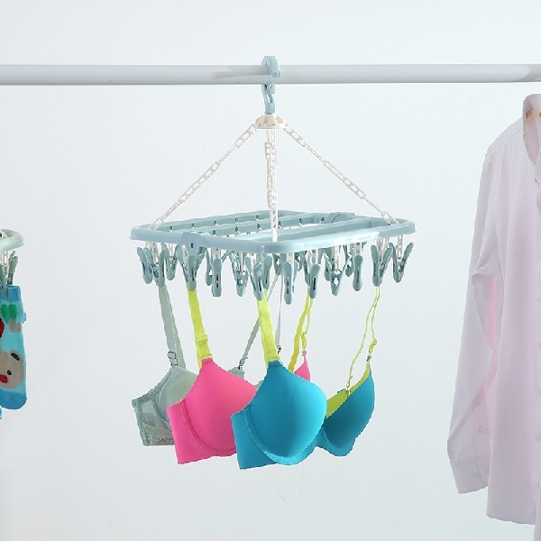 Clothes Hanger 32 Clips 