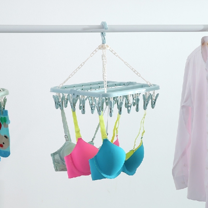 Clothes Hanger 32 Clips 