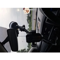 ជើងចាប់ទូរស័ព្ទ ក្នុងឡាន