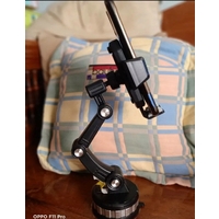 ជើងចាប់ទូរស័ព្ទ ក្នុងឡាន