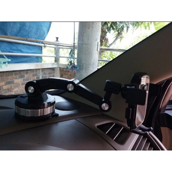 ជើងចាប់ទូរស័ព្ទ ក្នុងឡាន